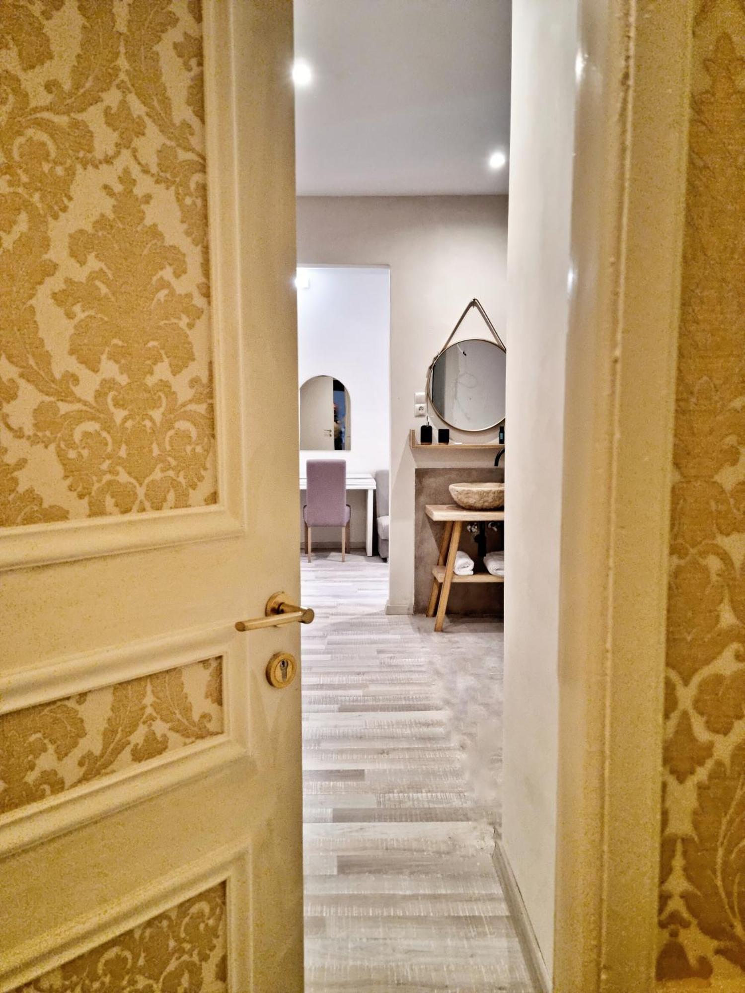 Golden City Center Suites Rhodes City Bagian luar foto