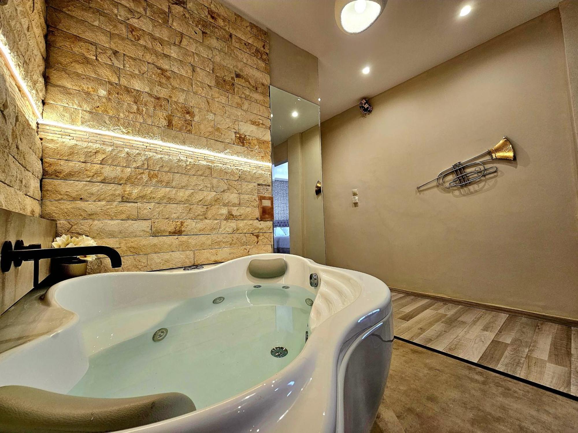 Golden City Center Suites Rhodes City Bagian luar foto