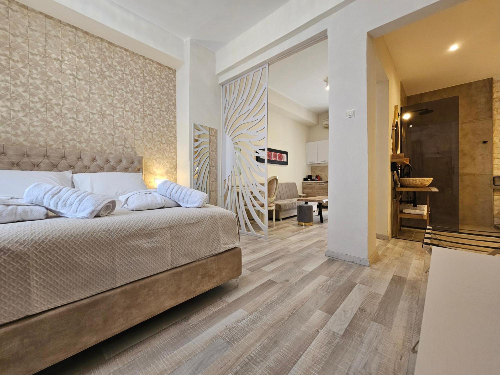Golden City Center Suites Rhodes City Bagian luar foto