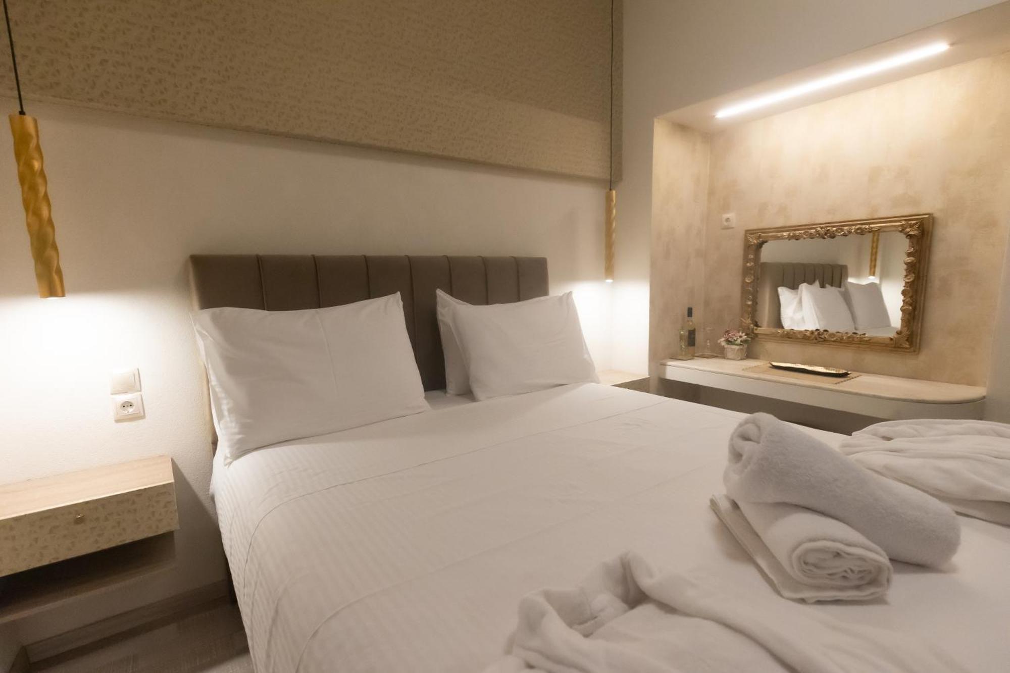 Golden City Center Suites Rhodes City Bagian luar foto