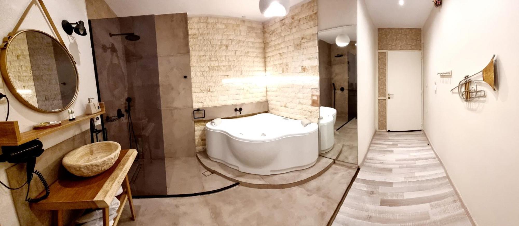 Golden City Center Suites Rhodes City Bagian luar foto