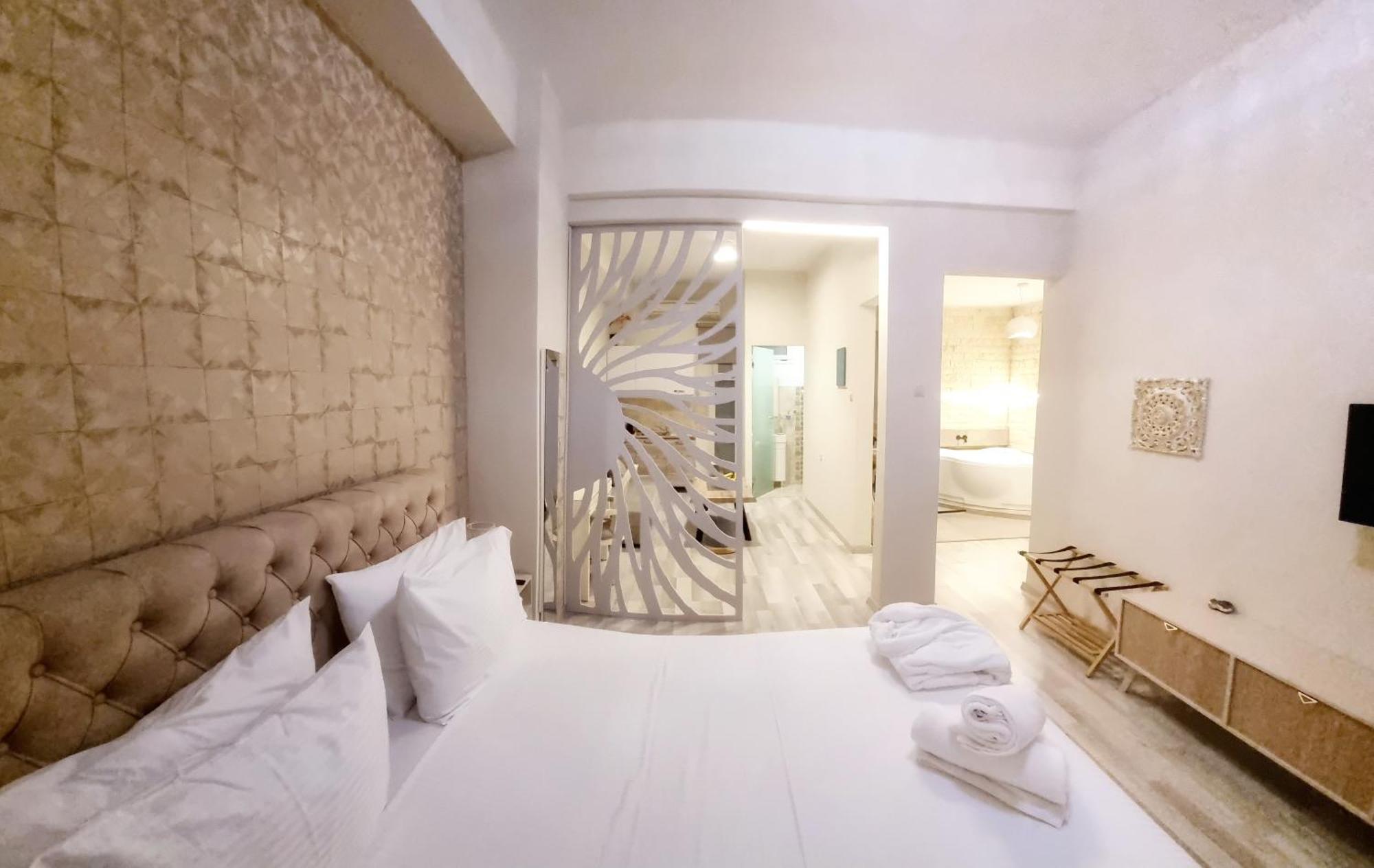 Golden City Center Suites Rhodes City Bagian luar foto