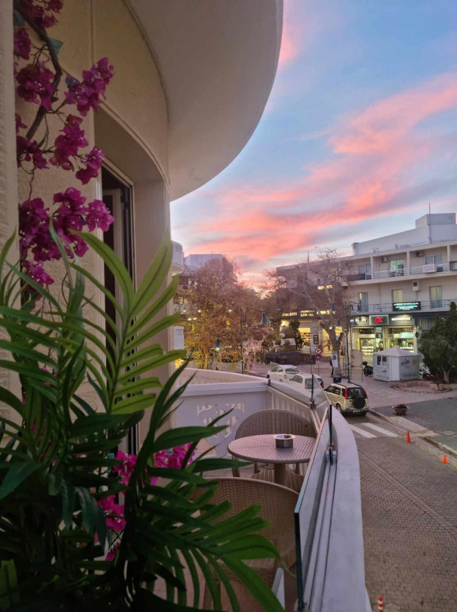 Golden City Center Suites Rhodes City Bagian luar foto